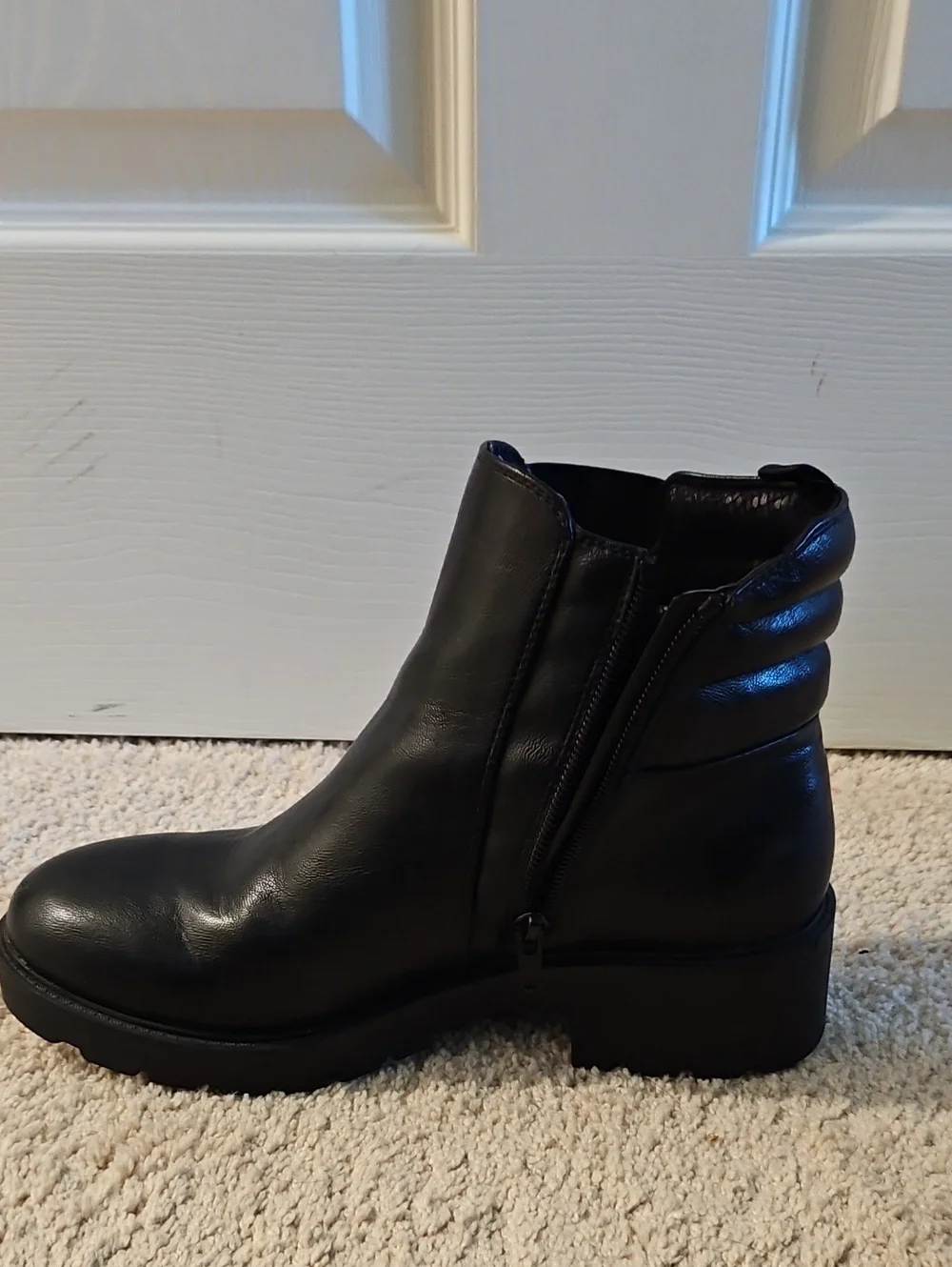 NWT White Mountain Black Chelsea Boots - Size 8